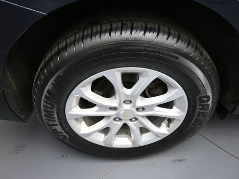Used 2019 Chevrolet Equinox LS FWD image 12