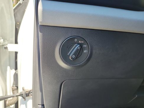 Used 2022 Volkswagen Taos SE AWD/4WD image 11