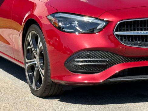 Used 2025 Mercedes-Benz C 300 Sedan image 9