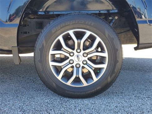 Used 2022 Ford F150 Lariat image 7