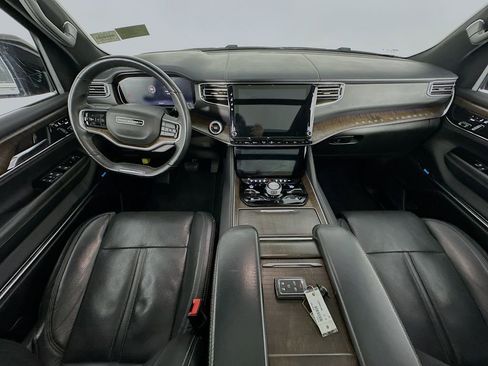 Used 2023 Jeep Grand Wagoneer 4WD image 10