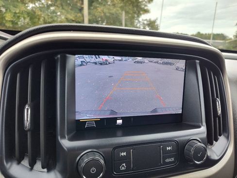 Used 2022 GMC Canyon Denali image 25