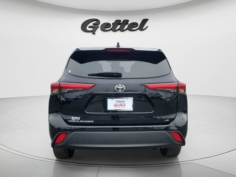 Used 2023 Toyota Highlander LE image 5