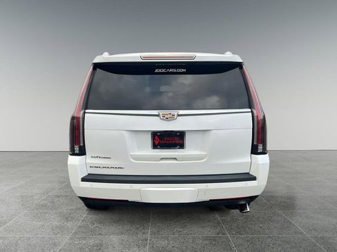 Used 2018 Cadillac Escalade Platinum image 5
