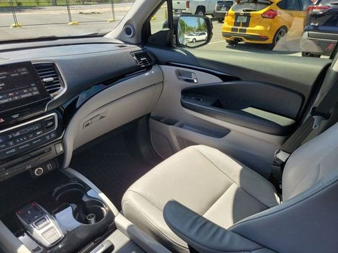 Used 2019 Honda Pilot Touring image 23