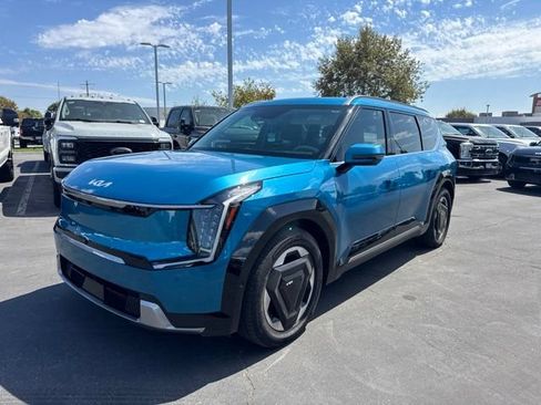 Used 2024 Kia EV9 Land AWD/4WD image 1