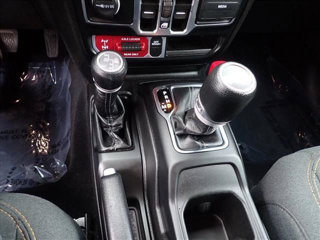 Used 2024 Jeep Wrangler Unlimited AWD/4WD image 21