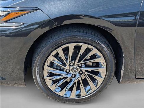 Used 2025 Lexus ES 300h w/ Accessory Package (Z1) FWD image 23
