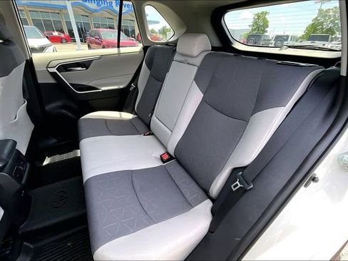 Used 2024 Toyota RAV4 XLE FWD image 19