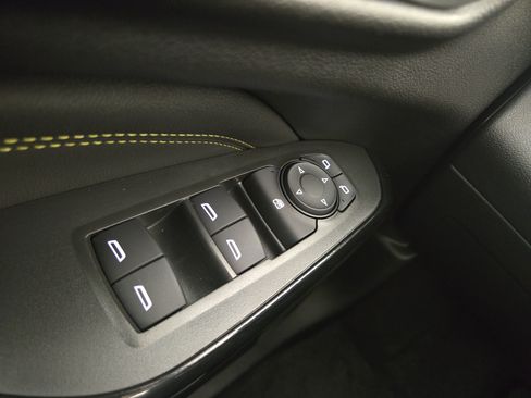 Used 2026 Chevrolet Trax LT w/ LT Convenience Package FWD image 30