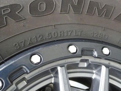 Used 2022 Jeep Wrangler Sport S image 39