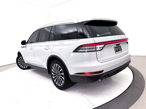 Used 2020 Lincoln Aviator Reserve w/ Elements Package Plus AWD/4WD image 2