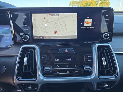 Used 2023 Kia Sorento SX Prestige image 18