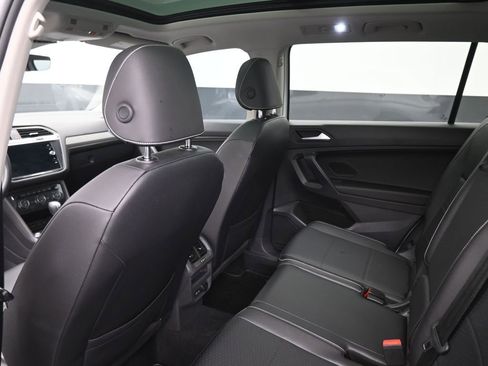 Used 2021 Volkswagen Tiguan SEL image 23