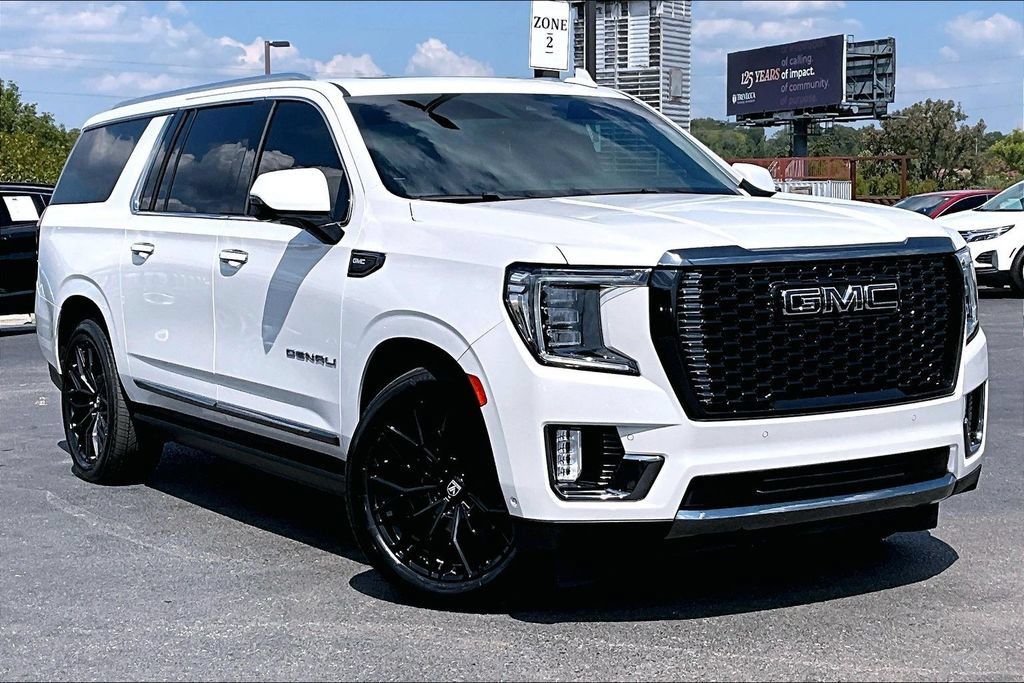 Used 2023 GMC Yukon XL Denali Ultimate AWD/4WD image 38