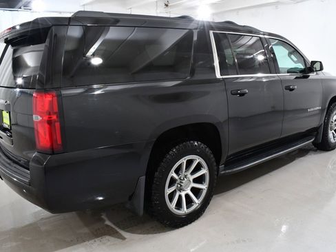 Used 2017 Chevrolet Suburban LT image 11
