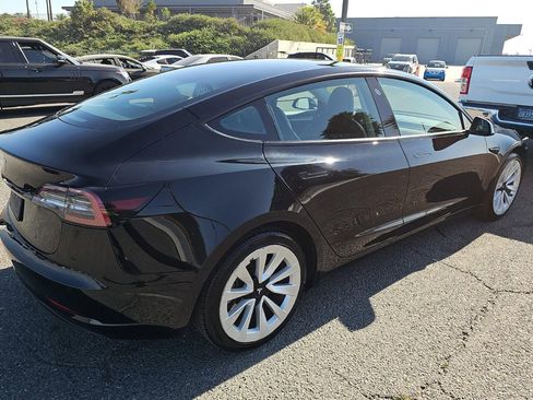 Used 2022 Tesla Model 3 Standard Range image 3