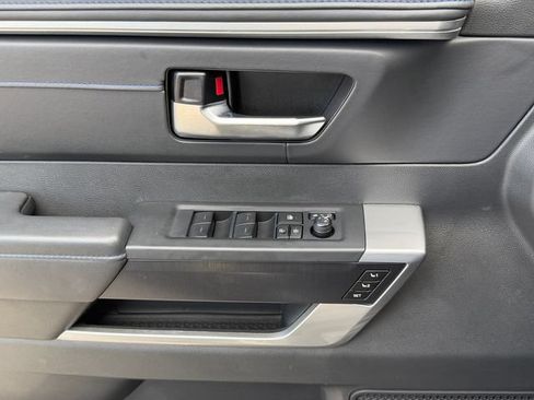 Used 2024 Toyota Sequoia Platinum AWD/4WD image 28