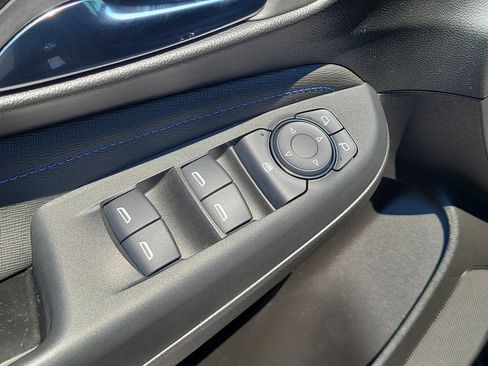 Used 2024 Buick Envista Sport Touring w/ Convenience I Package FWD image 20