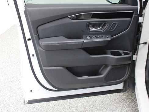 Used 2024 Honda Pilot EX-L image 12