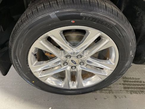 Used 2017 Ford Explorer Limited w/ Equipment Group 301A AWD/4WD image 17