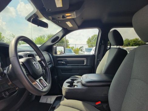 Used 2024 RAM 1500 Warlock RWD image 12