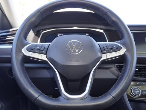 Used 2023 Volkswagen Jetta SE FWD image 19