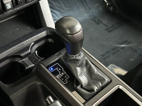 Used 2022 Toyota Tacoma TRD Off-Road w/ Technology Package RWD image 18