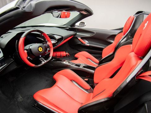 Used 2022 Ferrari SF90 Spider AWD/4WD image 17
