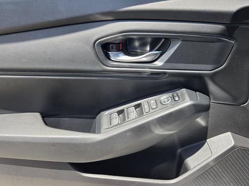 Used 2025 Honda Accord SE image 27