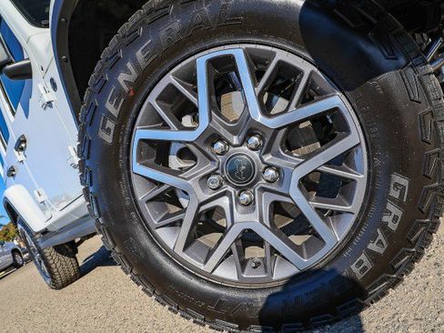 Used 2025 Jeep Wrangler Sahara image 2