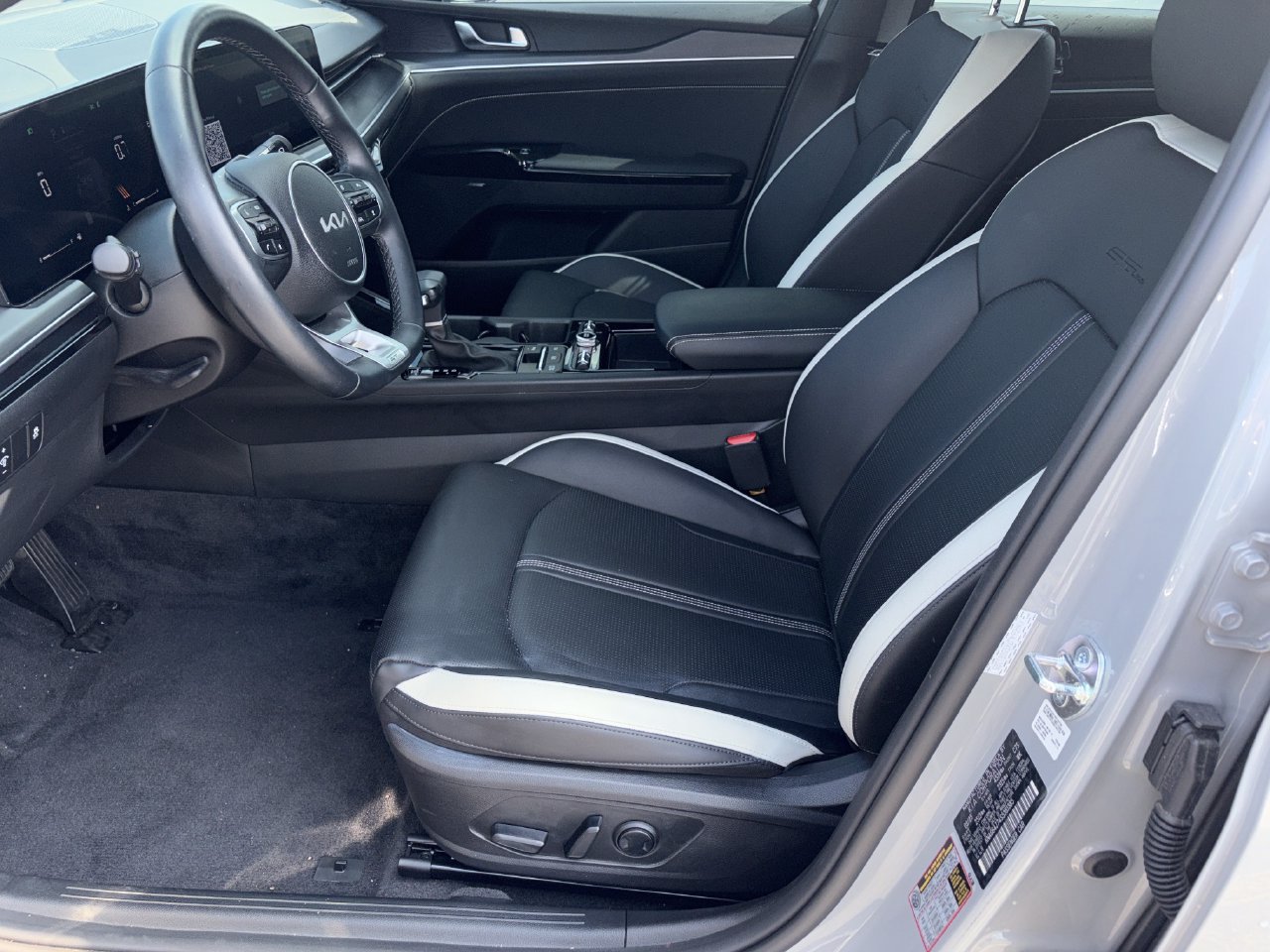 Used 2025 Kia K5 GT-Line w/ GT-Line Premium Package AWD/4WD image 16