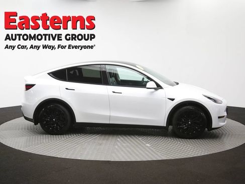 Used 2021 Tesla Model Y Long Range AWD/4WD image 40