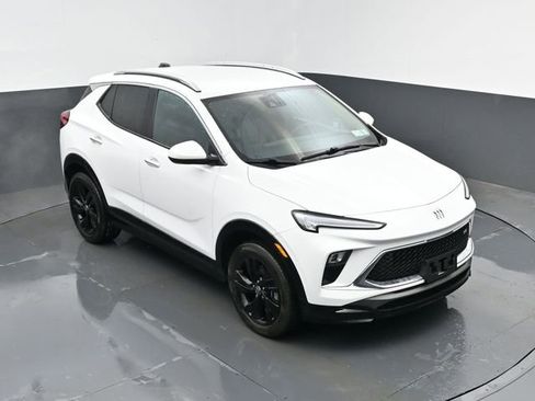 Used 2024 Buick Encore GX Sport Touring image 18