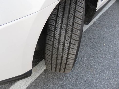 Used 2013 Cadillac SRX Luxury image 34