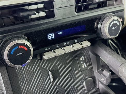 Used 2024 Toyota Tacoma TRD Off-Road image 16