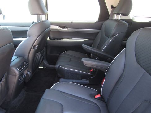 Used 2025 Hyundai Palisade SEL FWD image 15