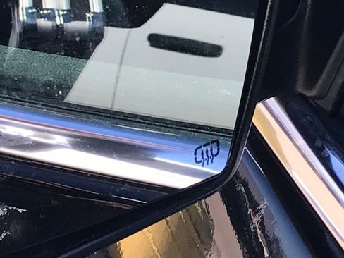 Used 2019 Jeep Cherokee Limited image 8