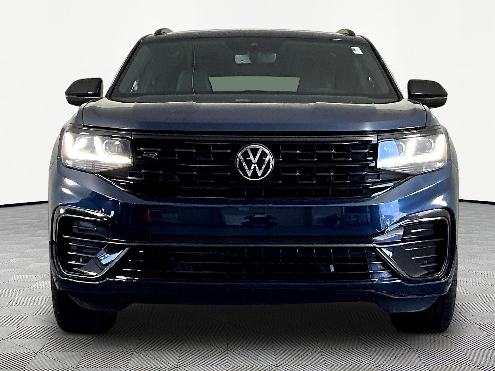Used 2023 Volkswagen Atlas Cross Sport SEL R-Line AWD/4WD image 9