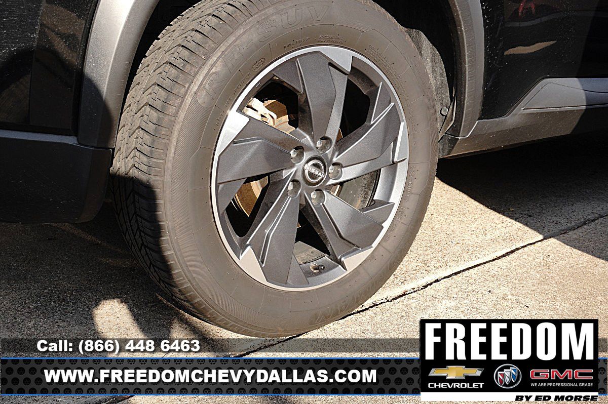 Used 2025 Nissan Rogue SV FWD image 10