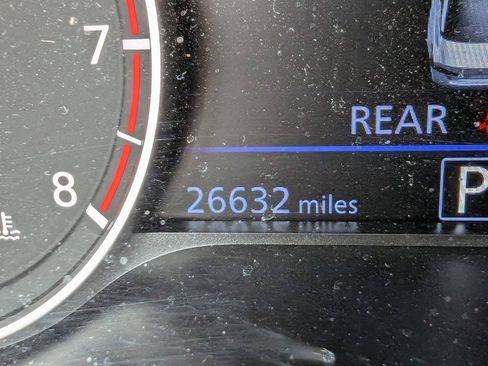 Used 2024 Nissan Altima 2.5 SR w/ SR Premium Package FWD image 13