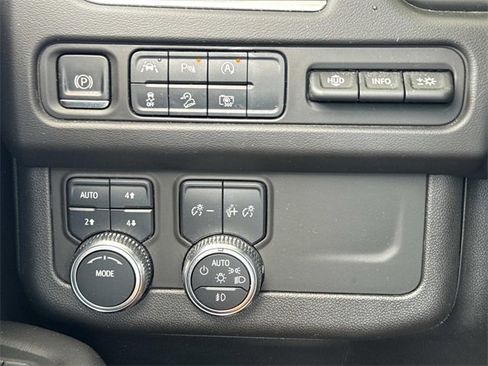 Used 2023 GMC Yukon AT4 w/ Technology Package image 22