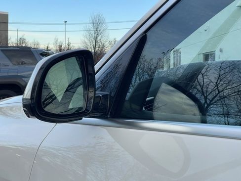 Used 2022 BMW X5 xDrive40i w/ Parking Assistance Package image 29