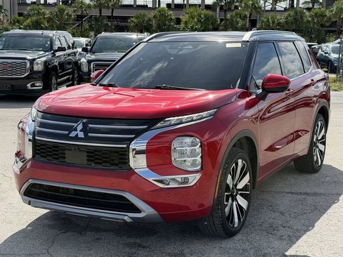 Used 2025 Mitsubishi Outlander SEL FWD image 9