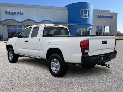 Used 2022 Toyota Tacoma SR image 3