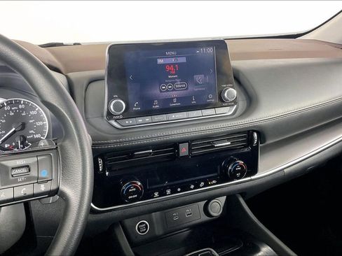 Used 2022 Nissan Rogue SV image 9