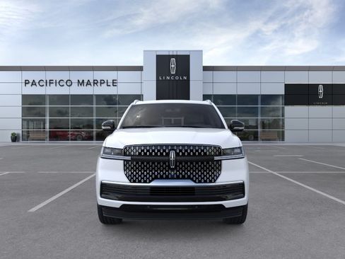 New 2026 Lincoln Navigator L Reserve AWD/4WD image 6