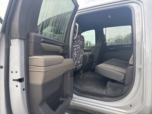 Used 2025 Chevrolet Silverado 2500 ZR2 image 13