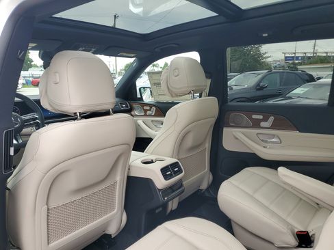 New 2026 Mercedes-Benz GLS 580 4MATIC image 13