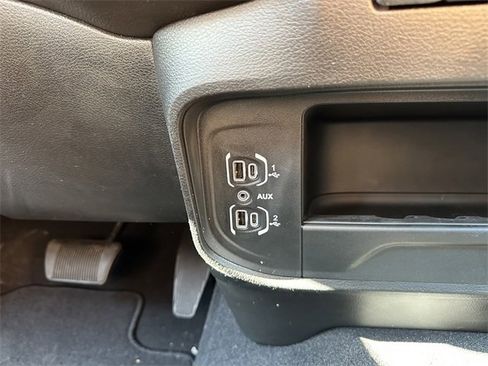 Used 2024 RAM 2500 Tradesman w/ Chrome Appearance Group image 17